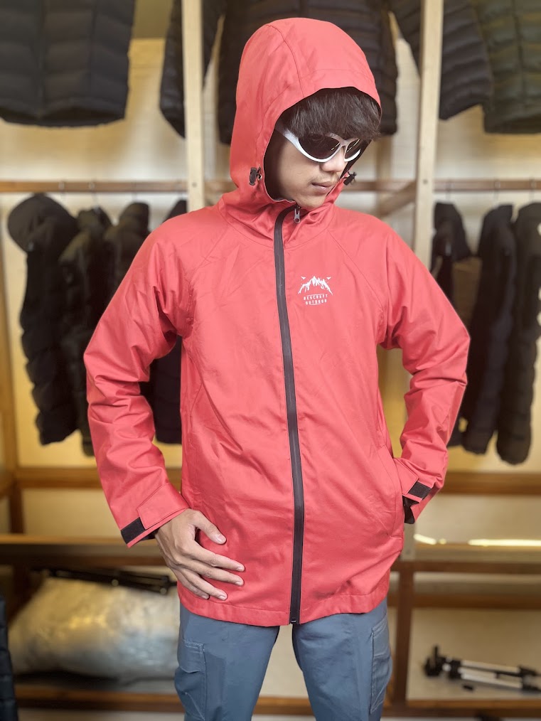 Oura red windbreaker model