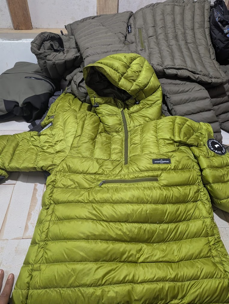 Mountaineering jacket