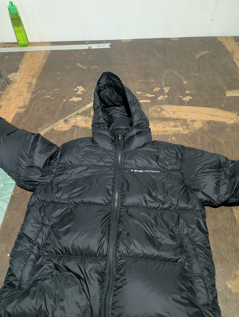 Tumpukan Jaket Gunung