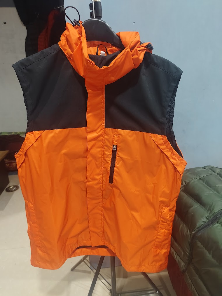Orange vest lapangan