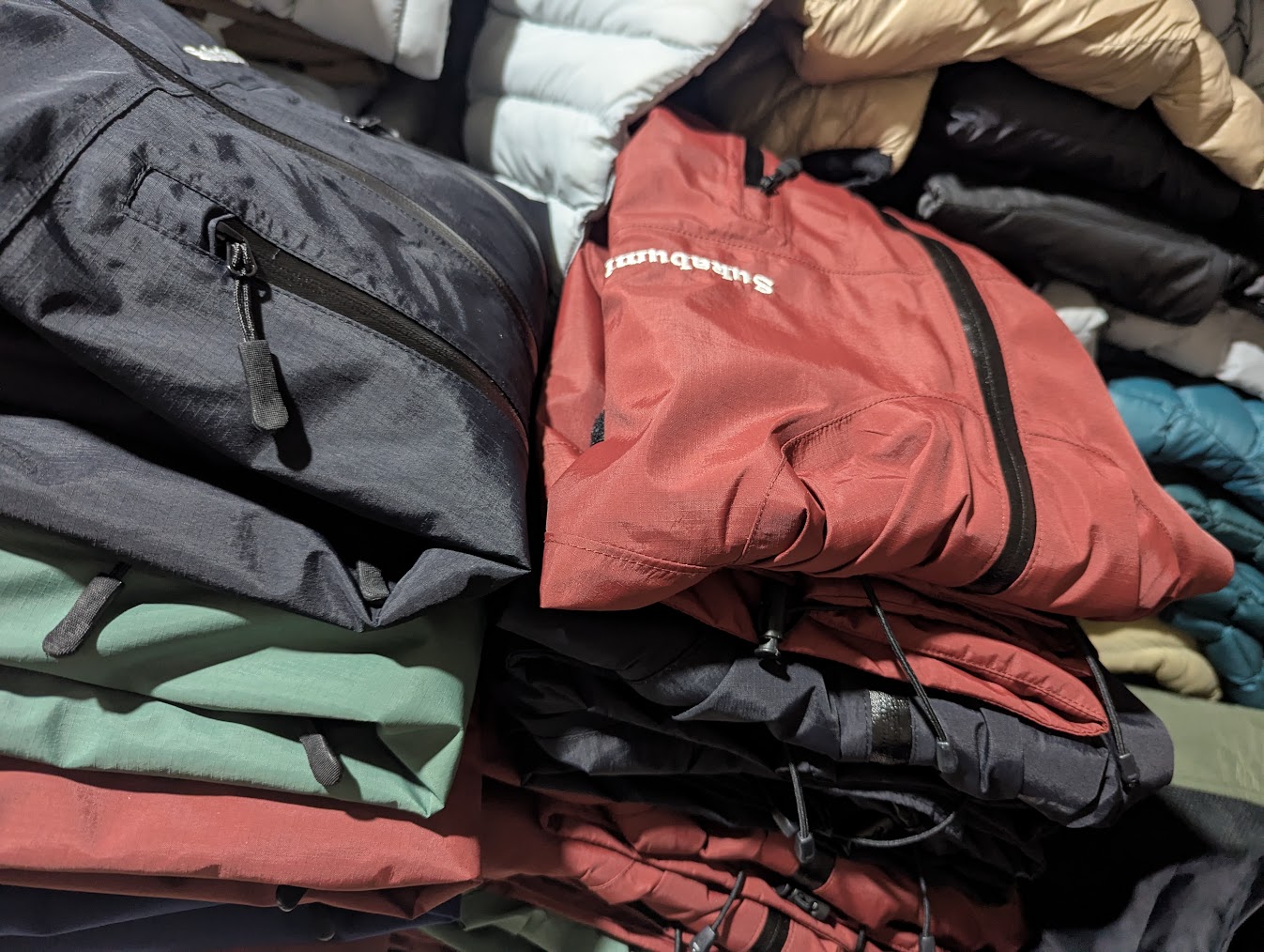 Sukabumi softshell hitam