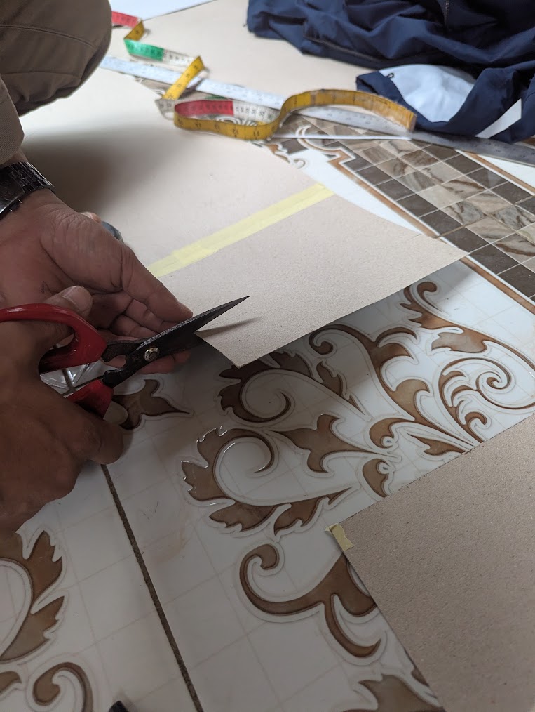Gunting cutting pola
