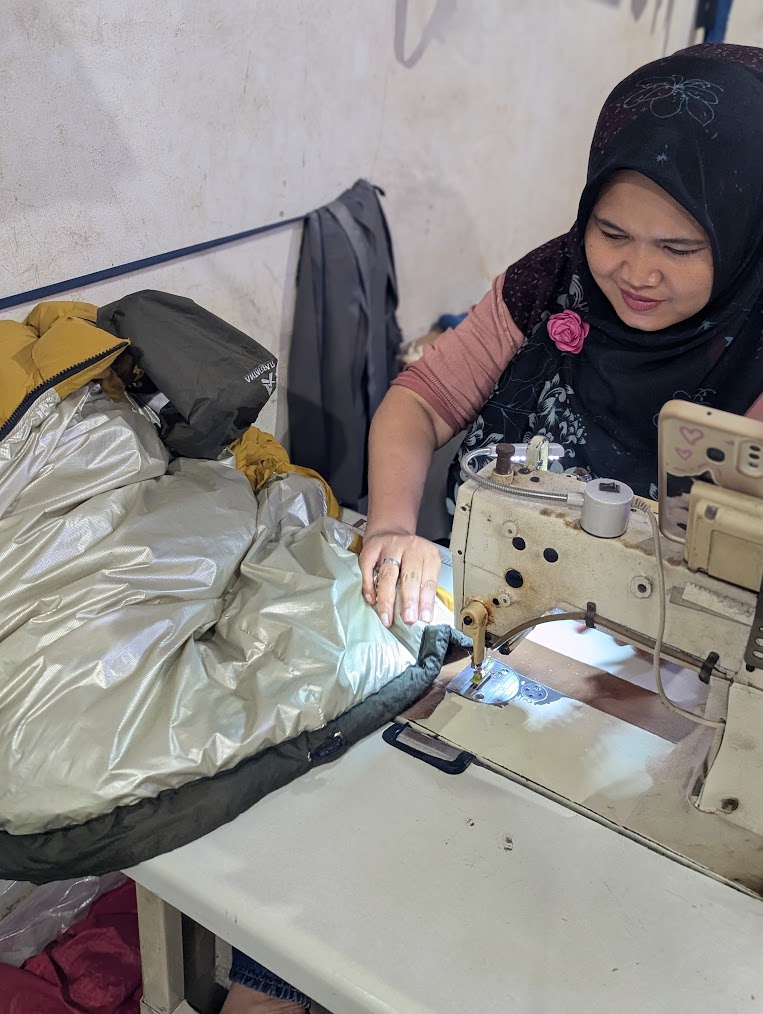 Penjahit wanita