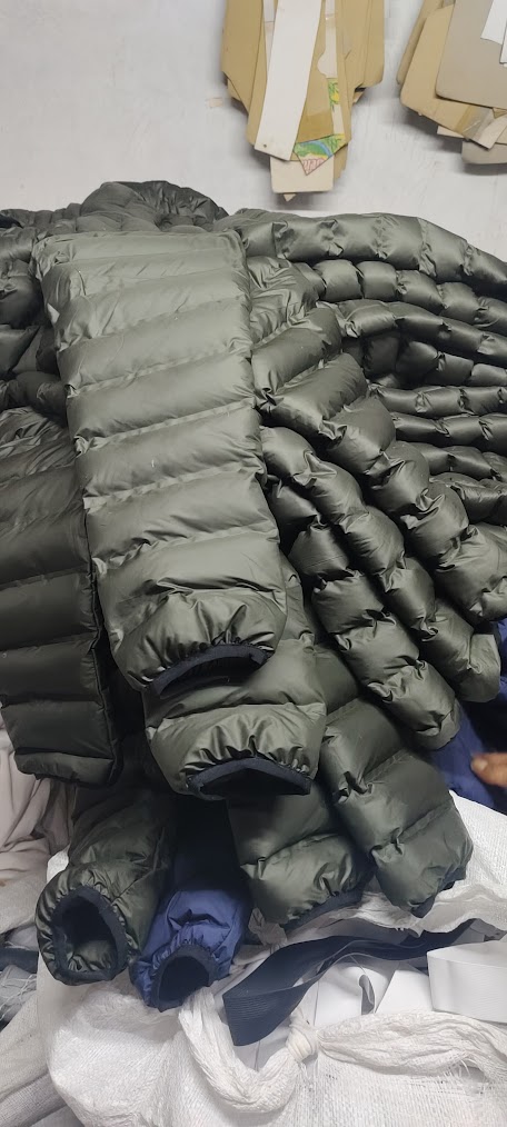 Tumpukan Puffer Olive